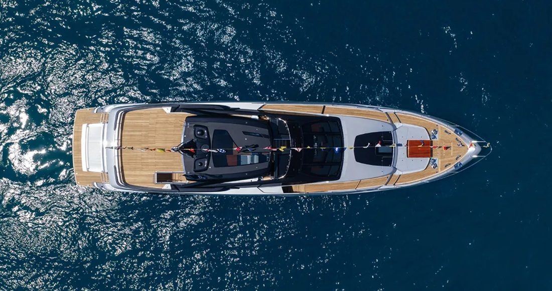 De bovenzijde van Riva 96’ Argo Super