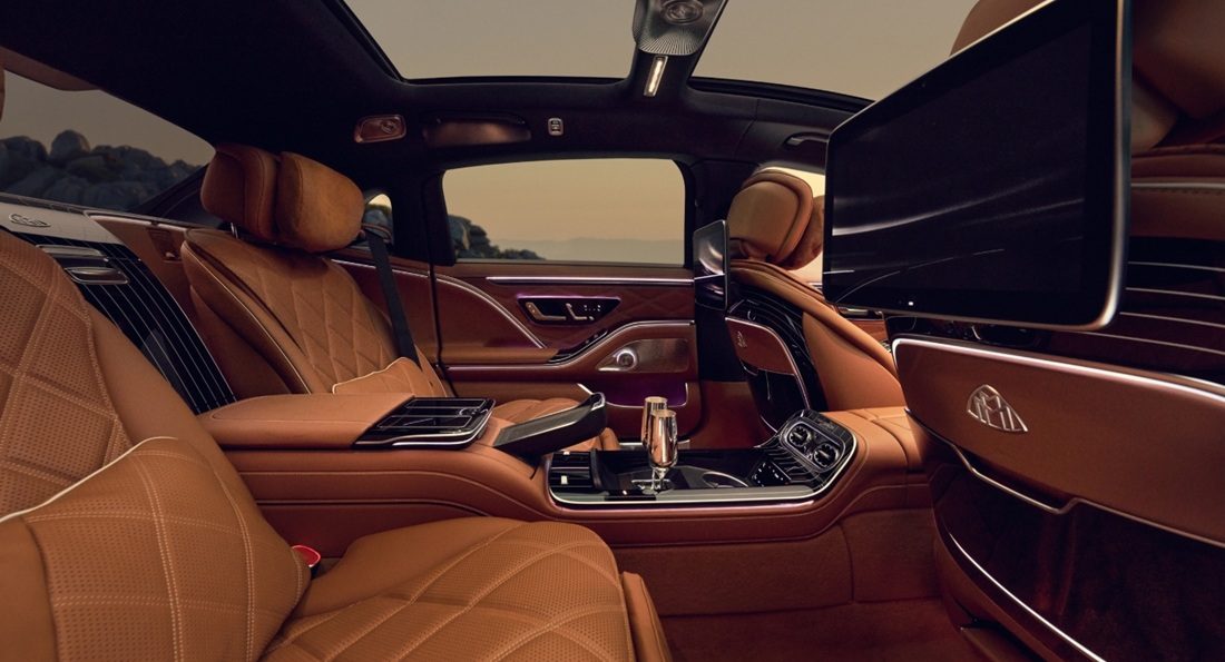 Het super-de-luxe interieur van de auto