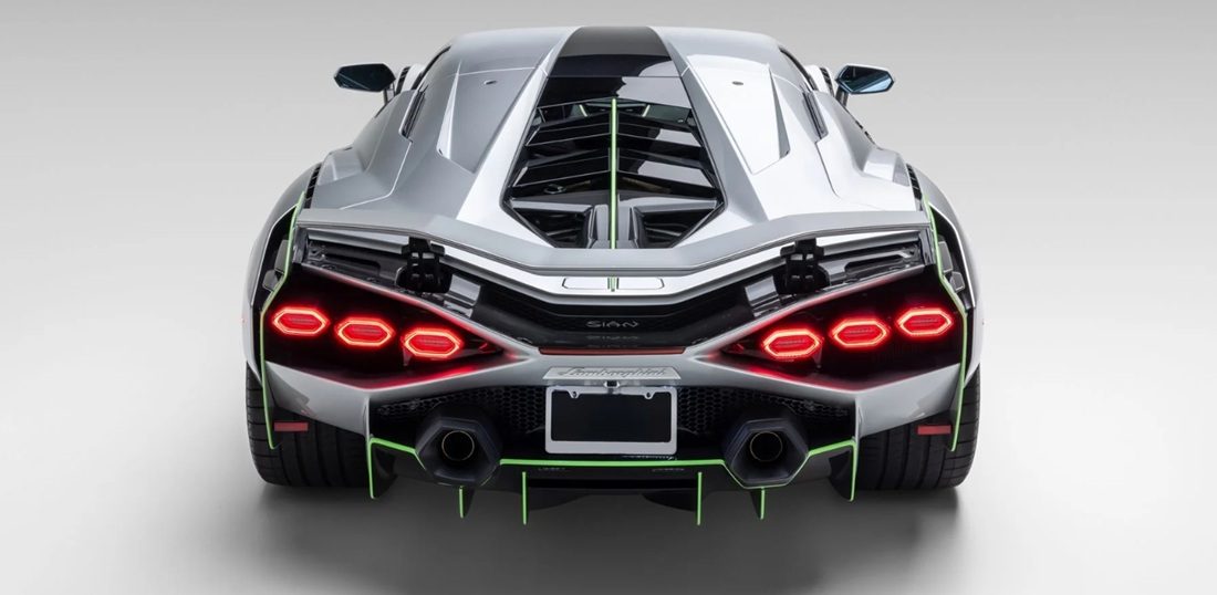 De achterkant van de Lamborghini Sián FKP 37