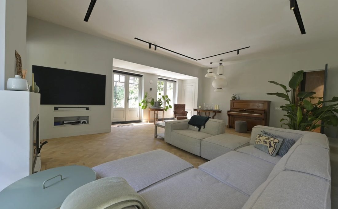 De living met ligbank
