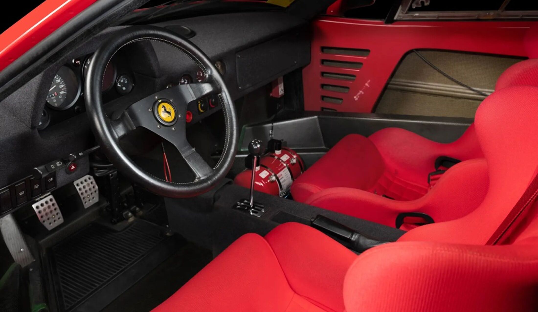 Het interieur van de auto