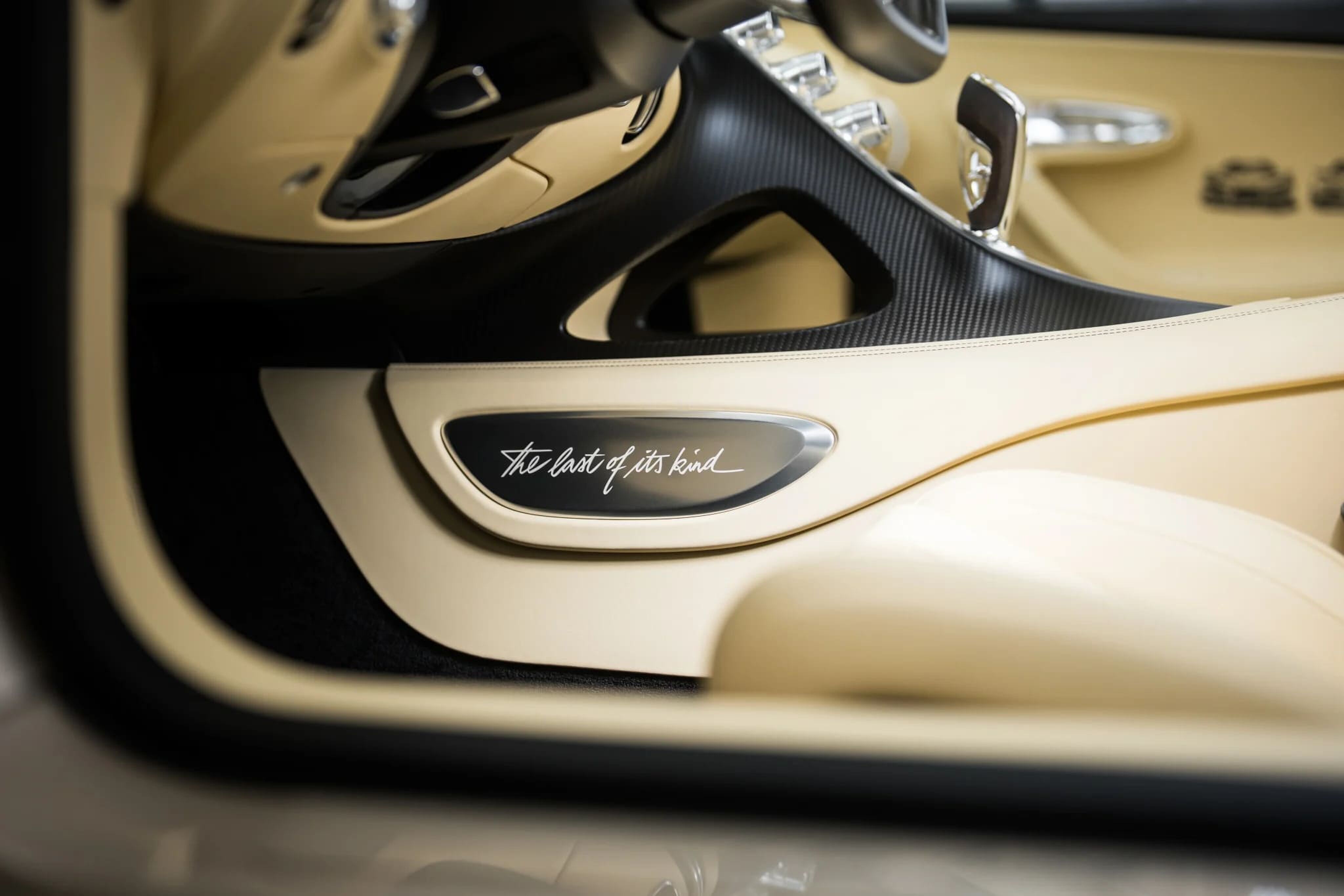 Een detailshot van de Bugatti W16 Mistral