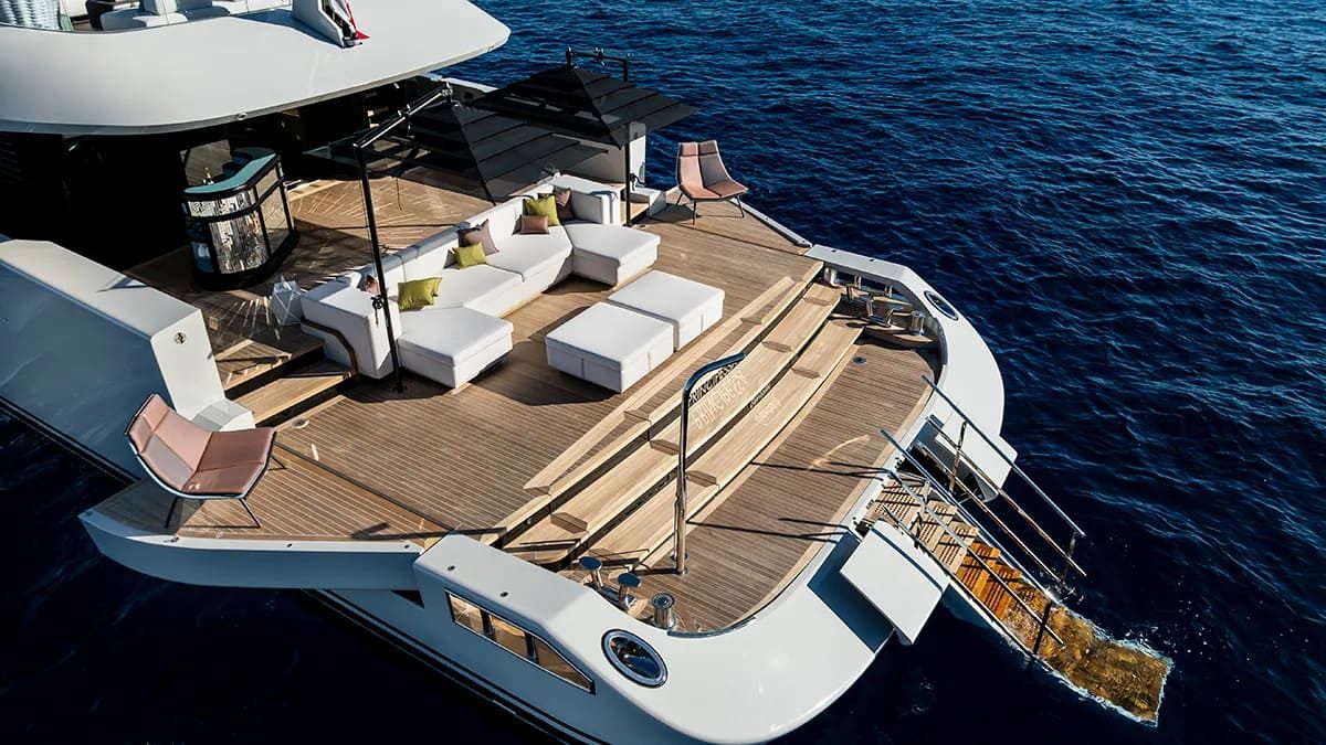 Het dek van de Columbus Yachts Principessa Capricciosa