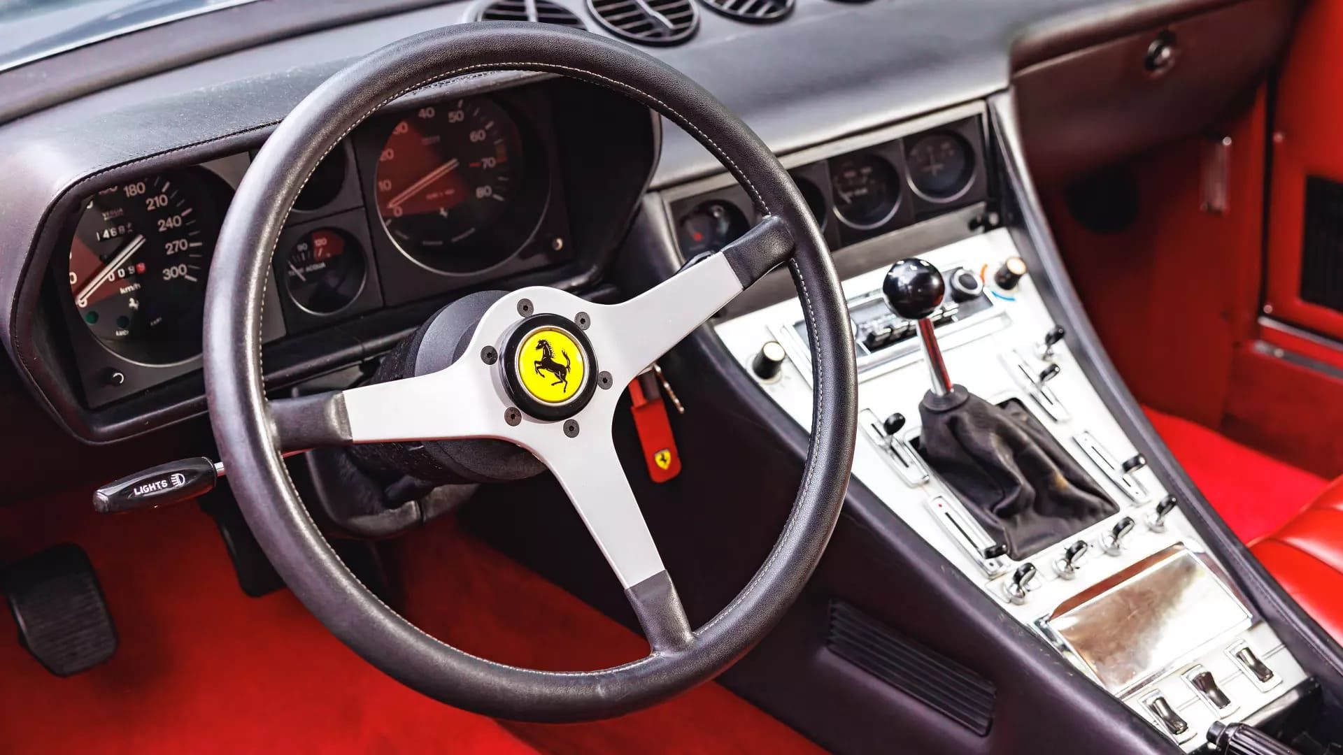 Het interieur van de Ferrari 365 GTC/4 van Sergio Pininfarina