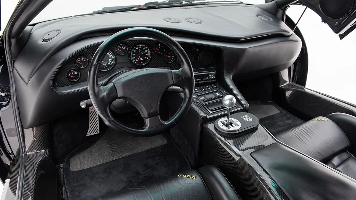 Het interieur van de Lamborghini Diablo GT