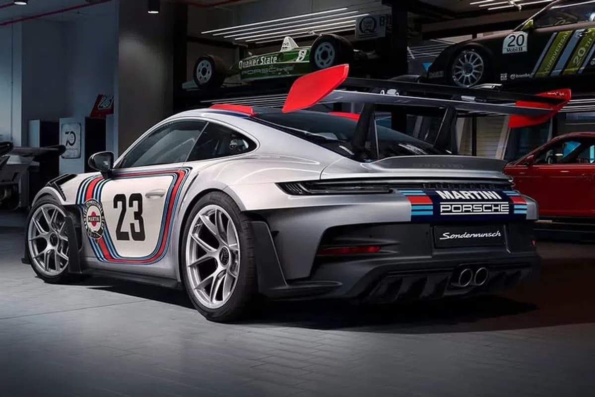 De Porsche 992 GT3 RS Sonderwunsch van achter