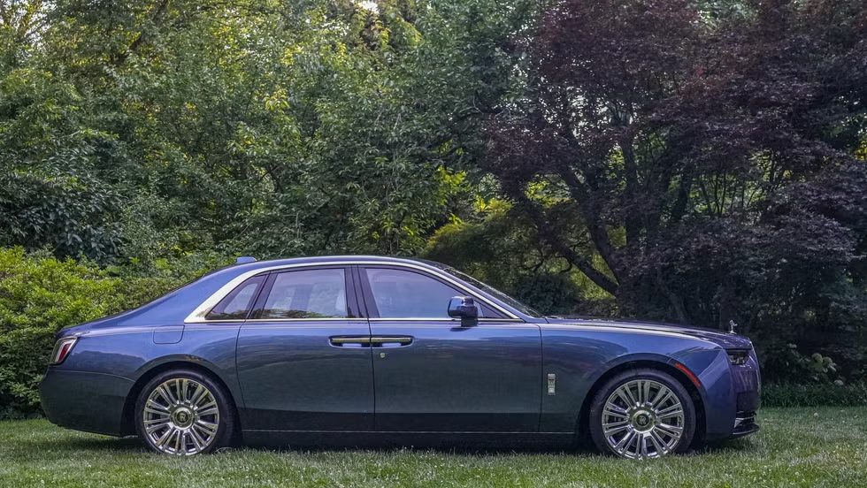 De blauwe bespoke Rolls-Royce