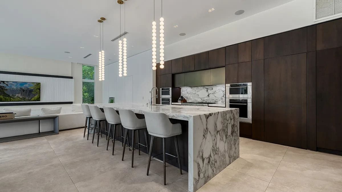 De keuken in de woning van Tyler Herro