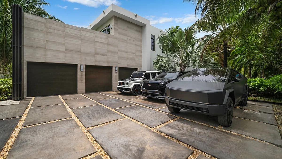 De garage bij de woning van Tyler Herro