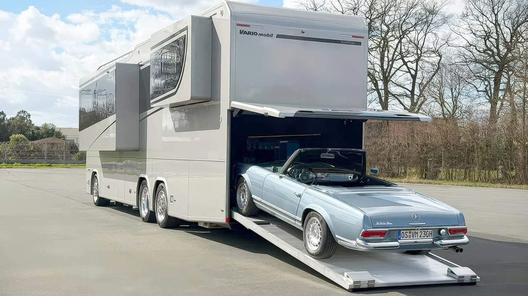 De achterzijde met garage van de Vario Mobil Perfect 1200 QS Platinum