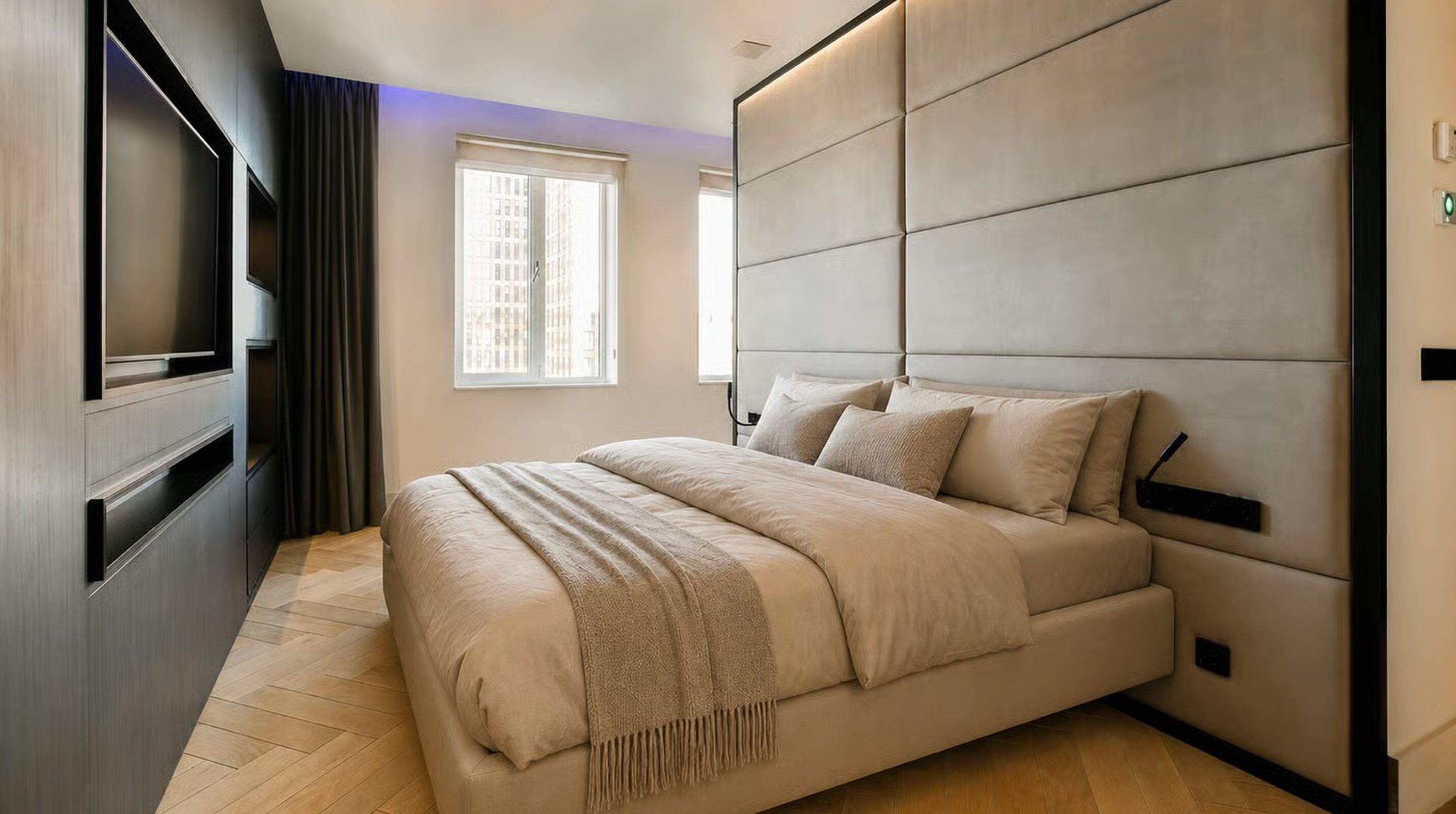 De master bedroom in het appartement van Hakim Ziyech op de Amsterdamse Zuidas