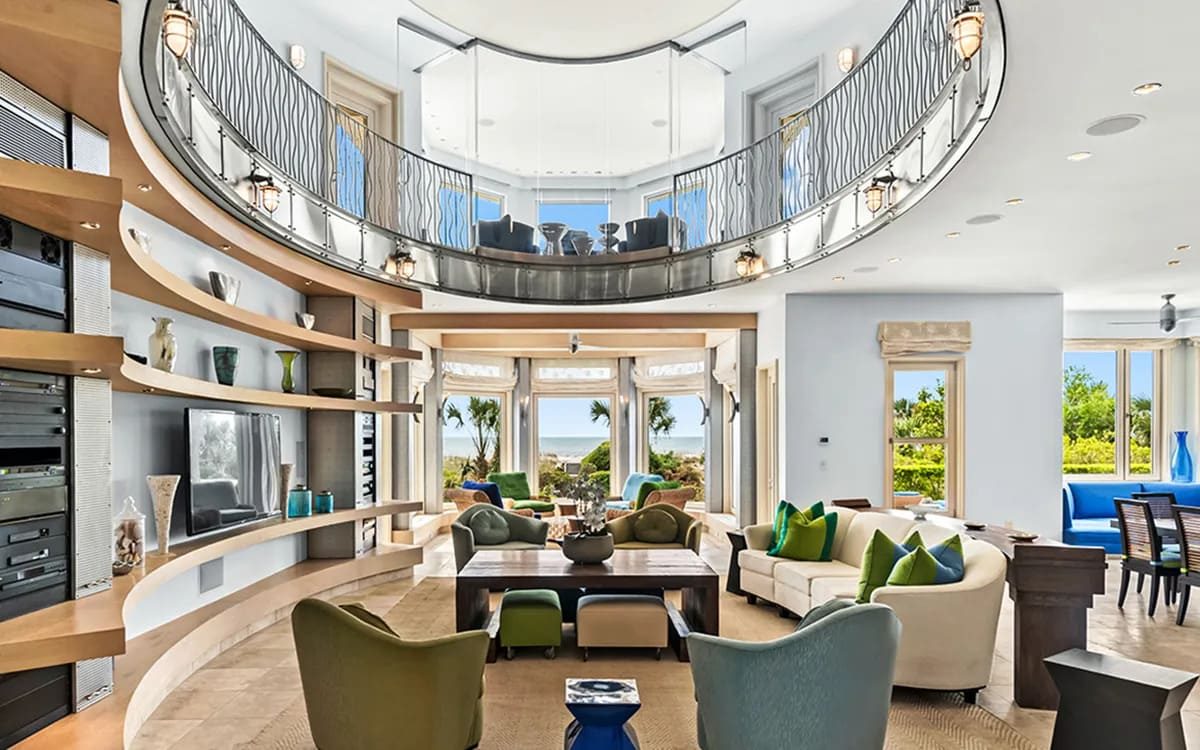 De woonkamer in het vakantiehuis van David Falk