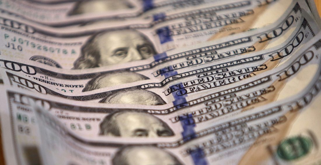 Een stapeltje met cashgeld uit Amerika.