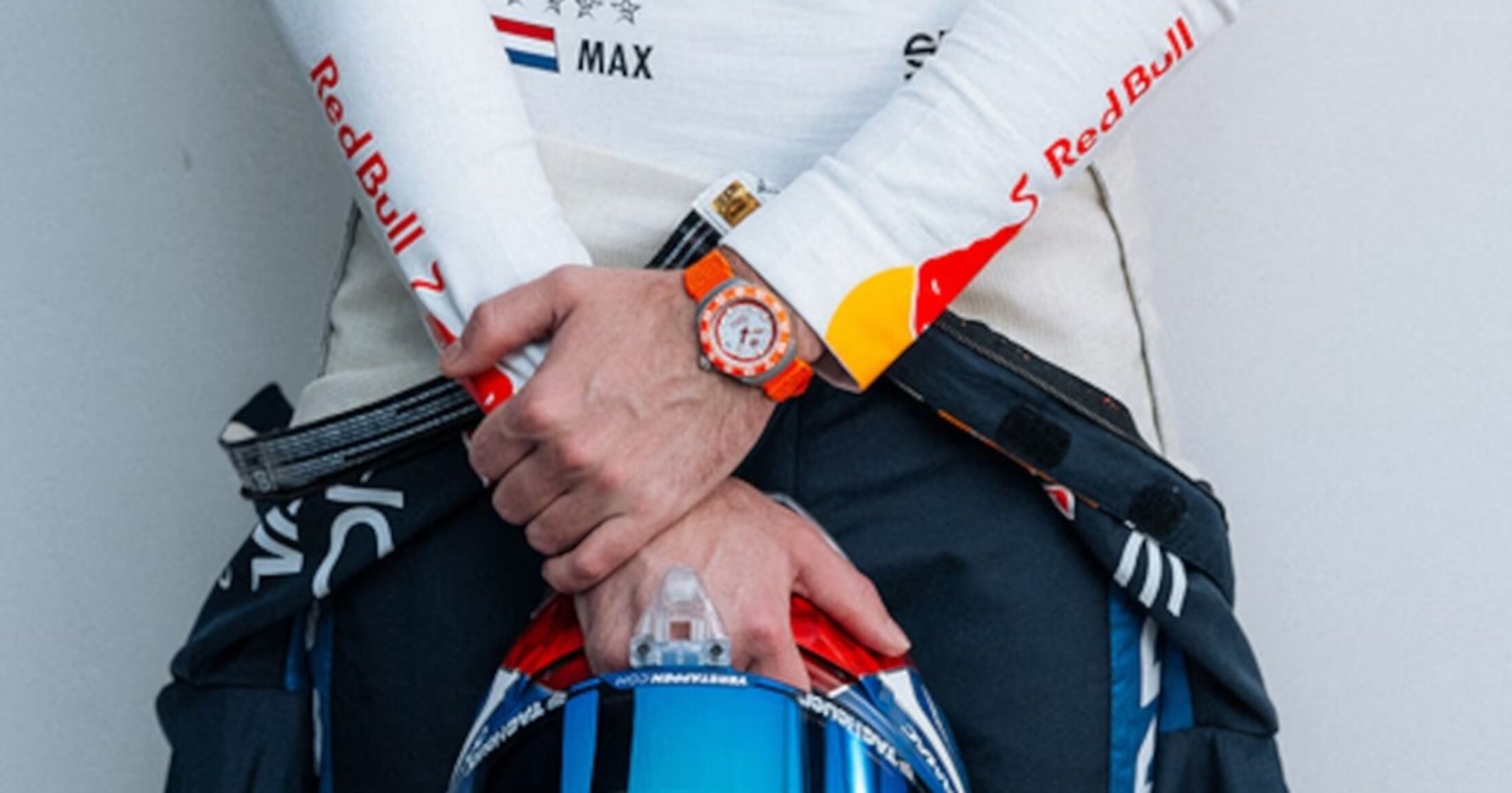 Het nieuwe horloge van TAG Heuer om de pols van Max Verstappen