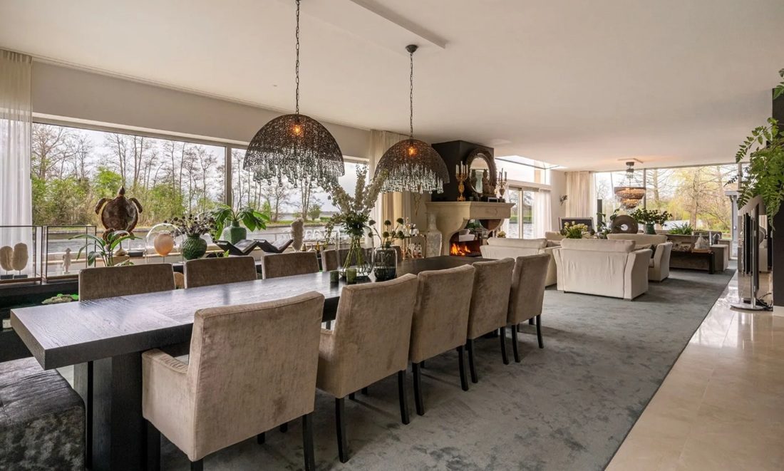 De begane grond van de villa uit Gooische Vrouwen