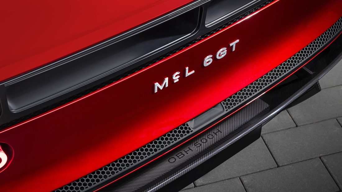 De achterzijde van de MCL 6GT van  McLaren