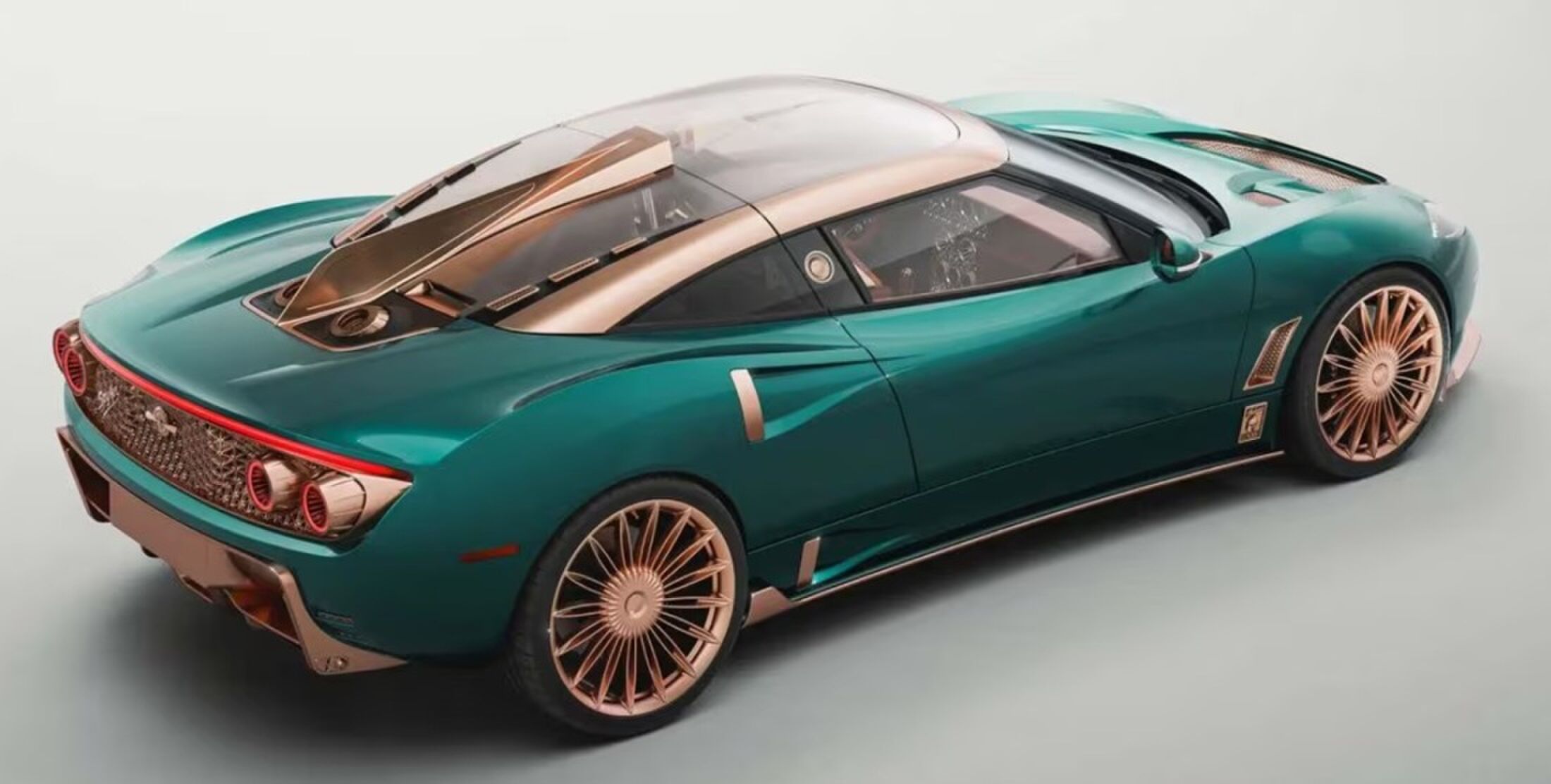 De achterzijde van de Spyker C8 Preliator XXV Coupé