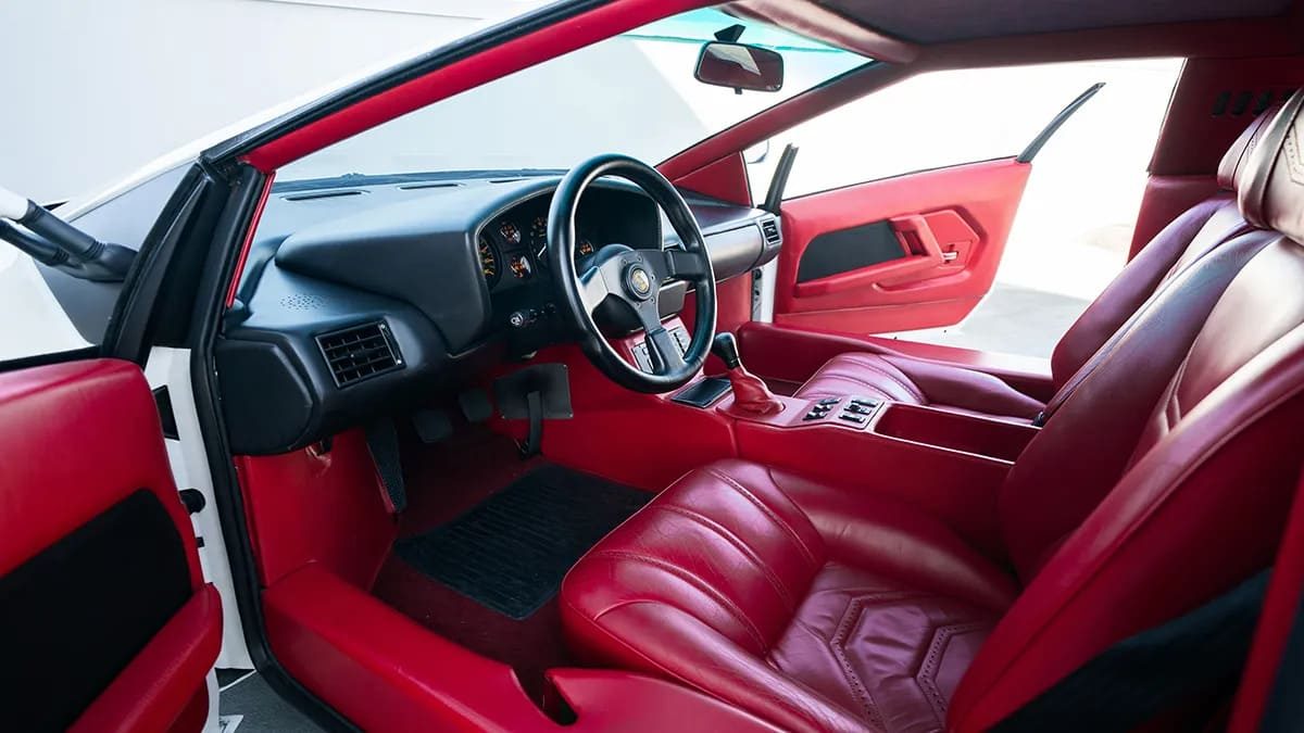 Het interieur van de Cizeta-Moroder V16T