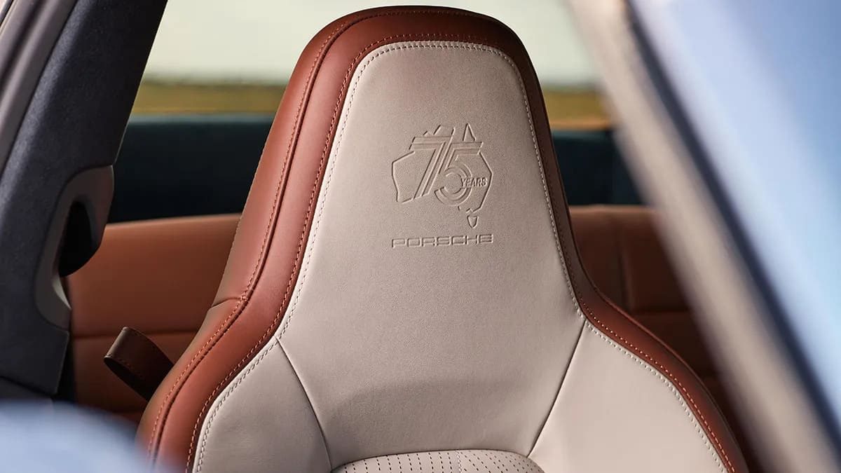 Een detailshot van het interieur van de Porsche 911 Turbo S Land Down Under