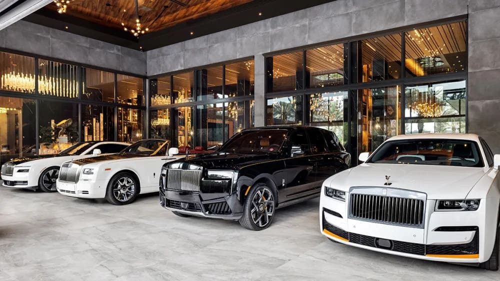 Rolls-Royce's bij de villa in Florida