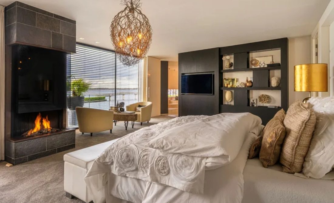 De masterbedroom van het pand