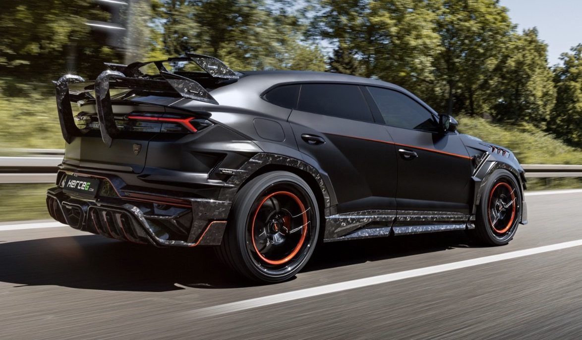 De achterzijde van de nieuwe Lamborghini Urus SE van MANSORY