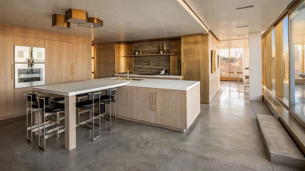 De keuken in het penthouse van Bobby Axelrod