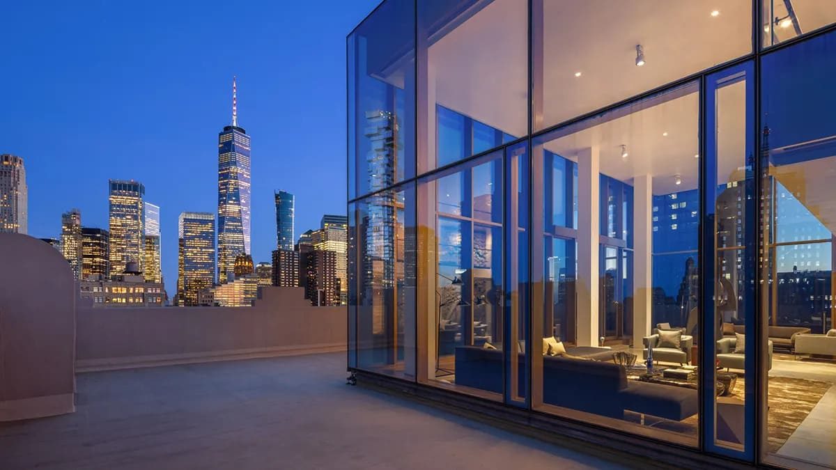 Het terras bij het penthouse van Bobby Axelrod