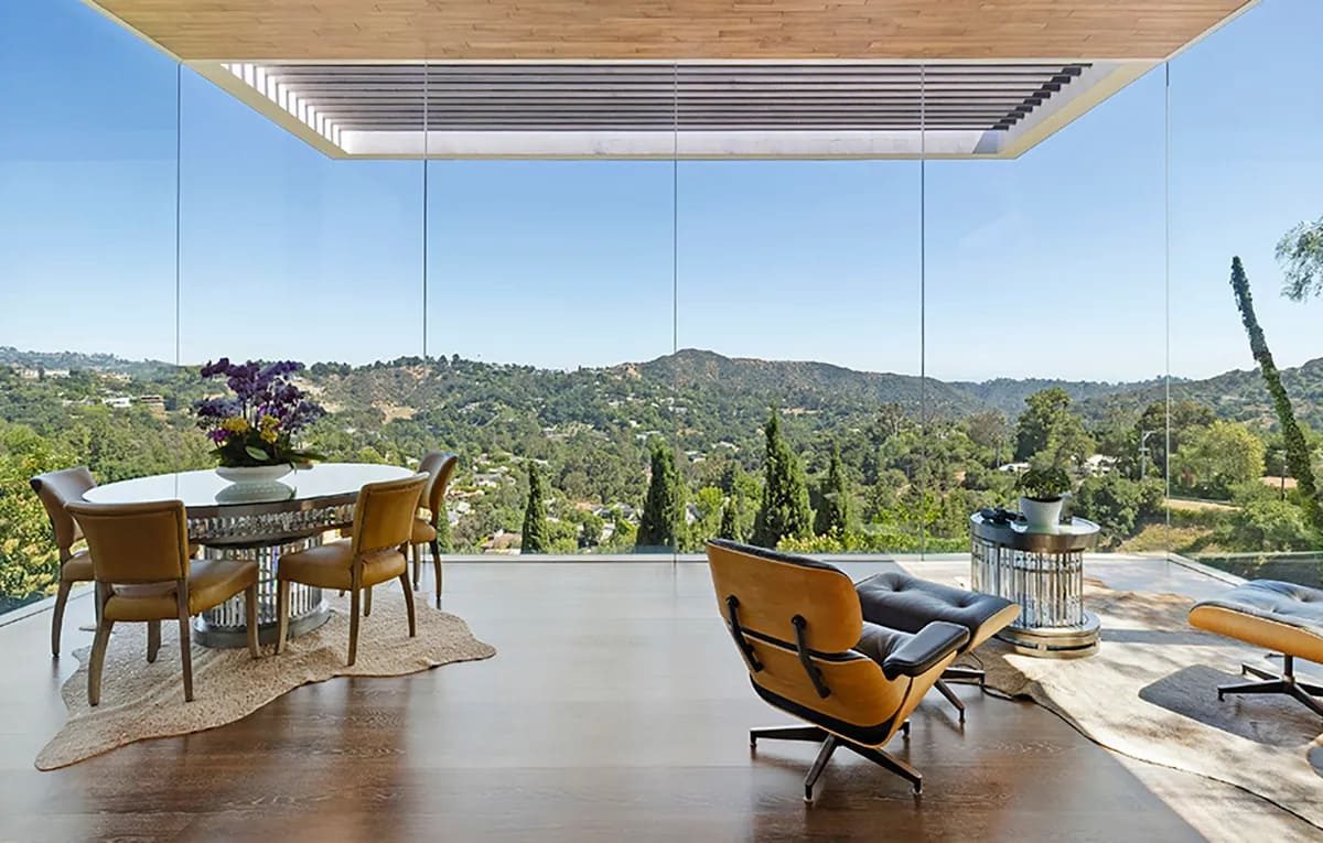 Het kantoor in de voormalige villa van Zedd in Beverly Hills
