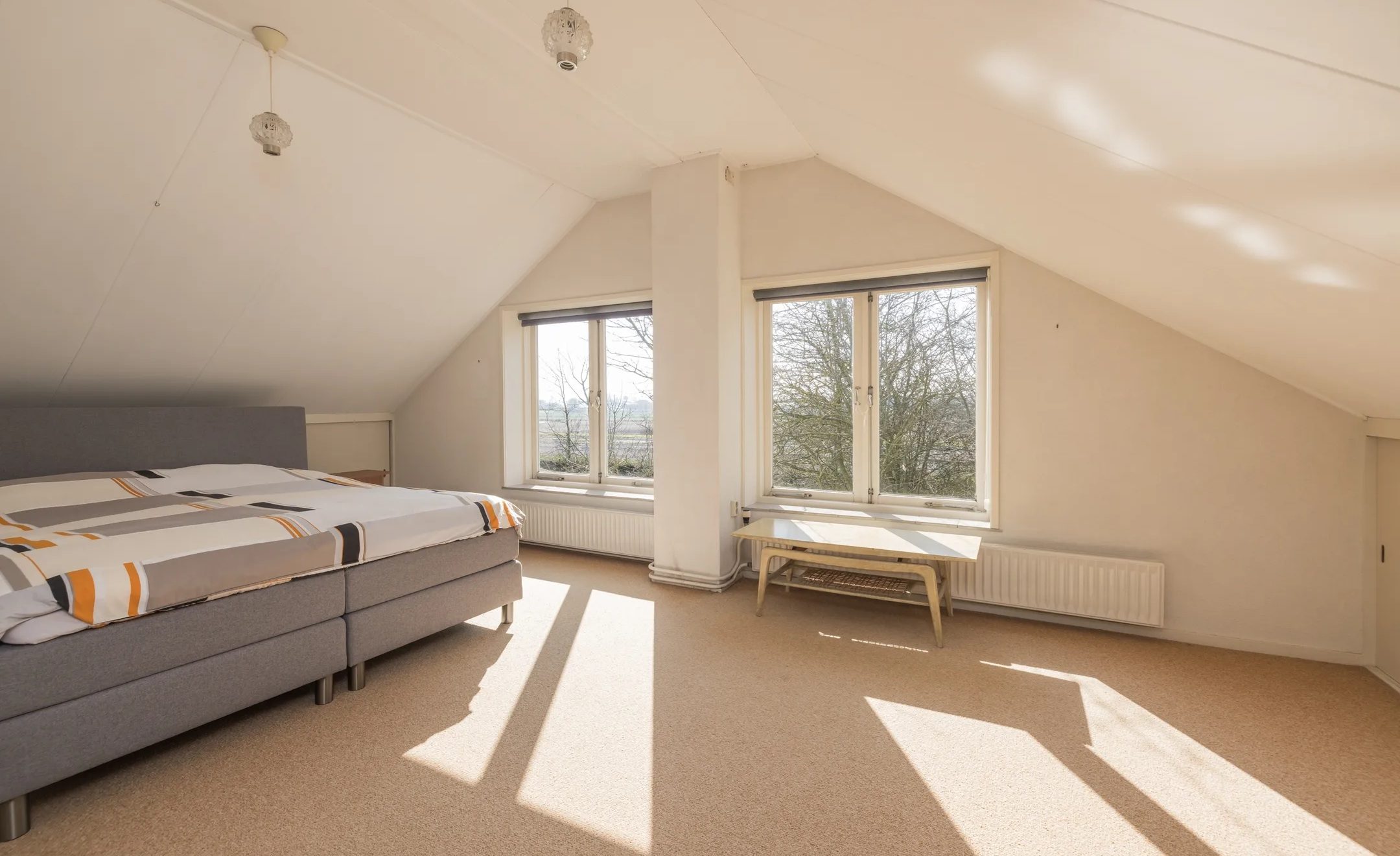 De grote slaapkamer op de eerste verdieping