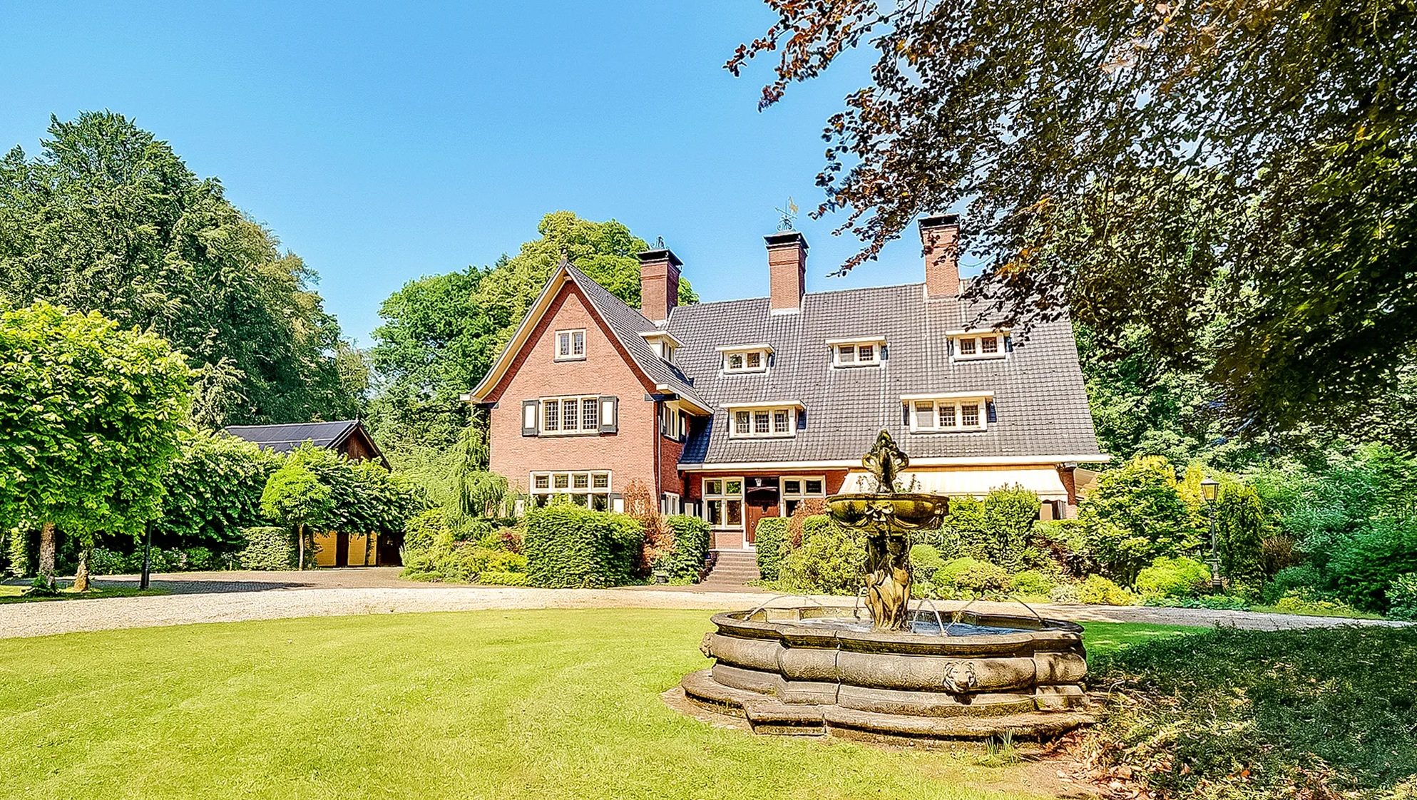 De buitenzijde van de villa in Den Dolder