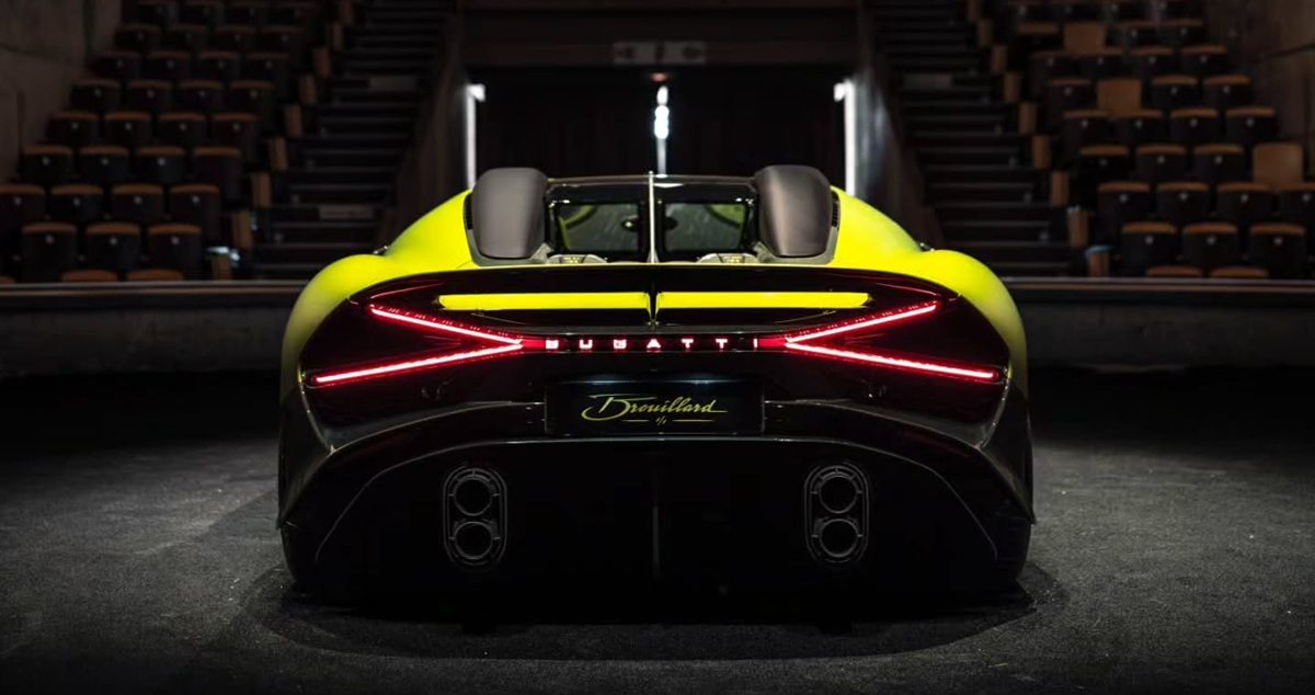 De achterzijde van de Bugatti Brouillard