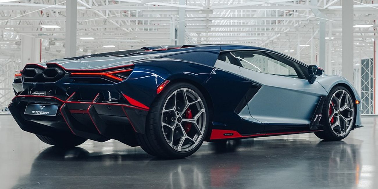 De achterzijde van de unieke Lamborghini Revuelto