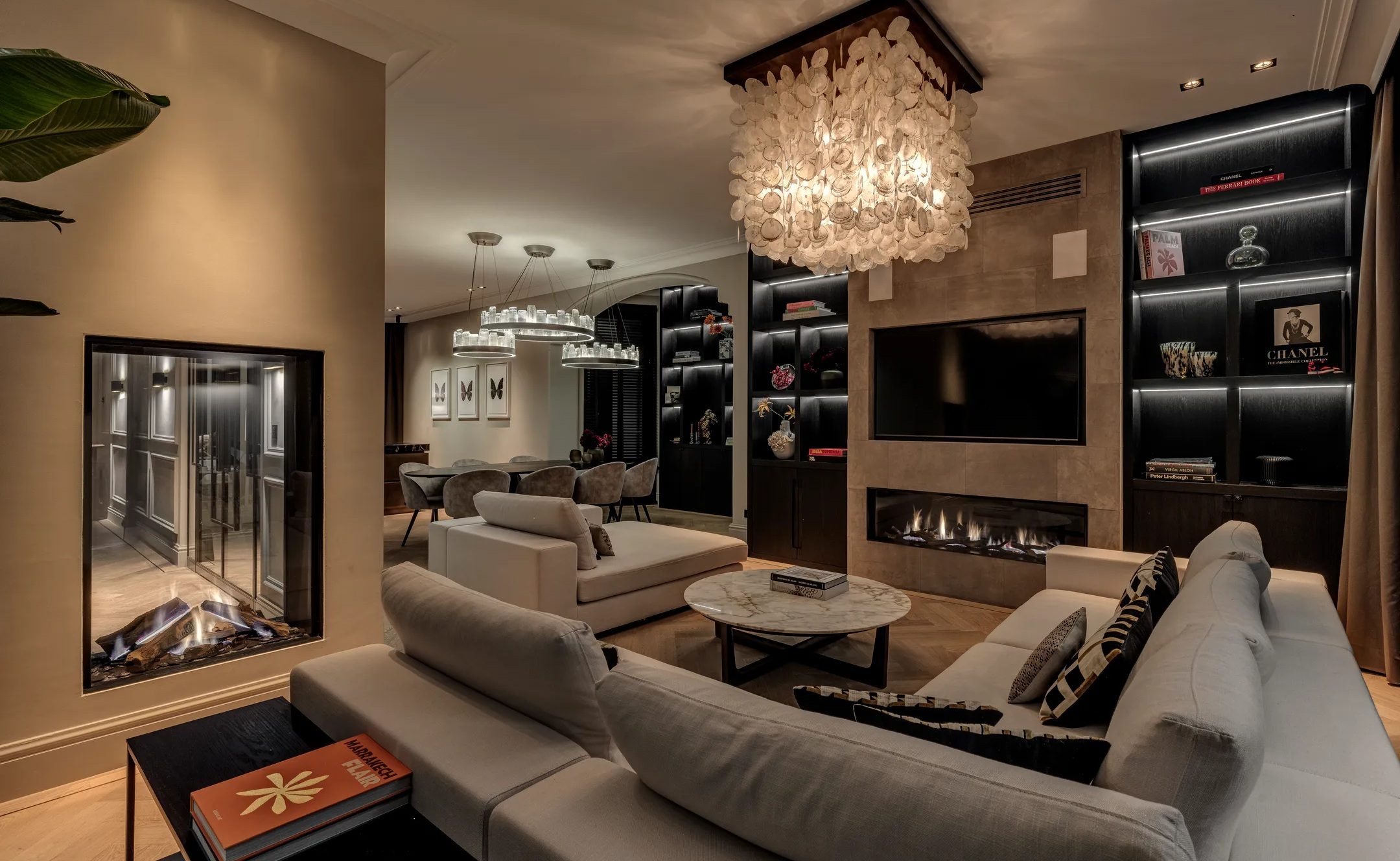 De living van de Amsterdamse bovenwoning
