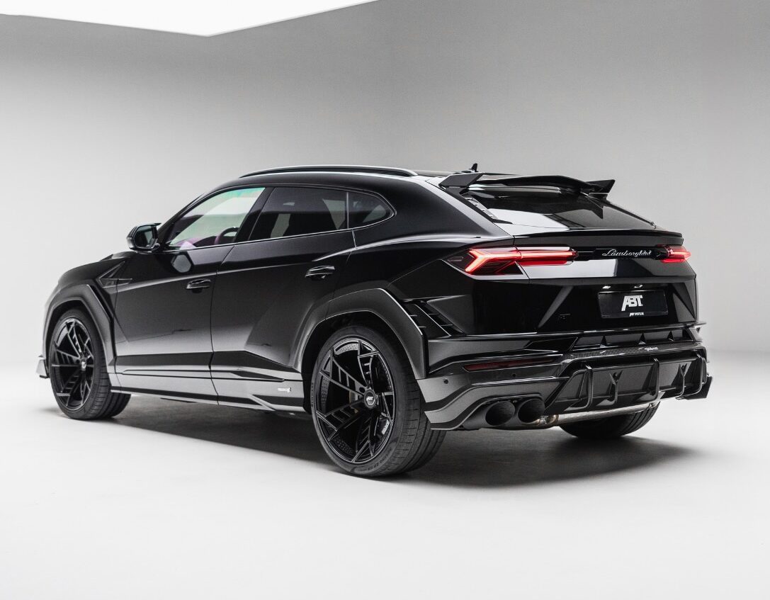 De achterzijde van de ABT Lamborghini Urus Scatenato