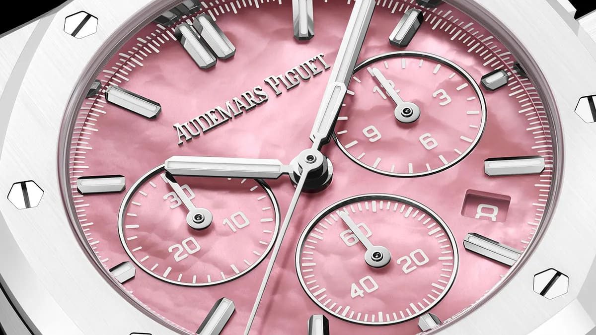 Een detailshot van het Audemars Piguet-horloge van Serena Williams