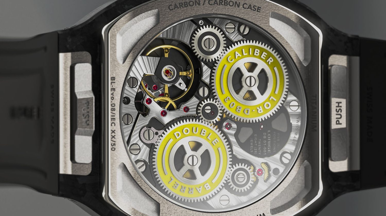 De achterkant van het nieuwe horloge van Lorige