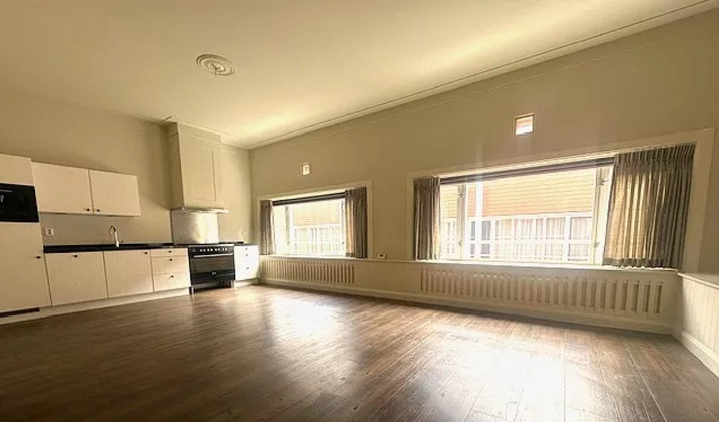 De binnenzijde van het appartement van Eelko van Kooten