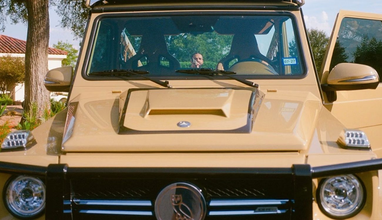 De voorzijde van de Mercedes G-Klasse van Drake