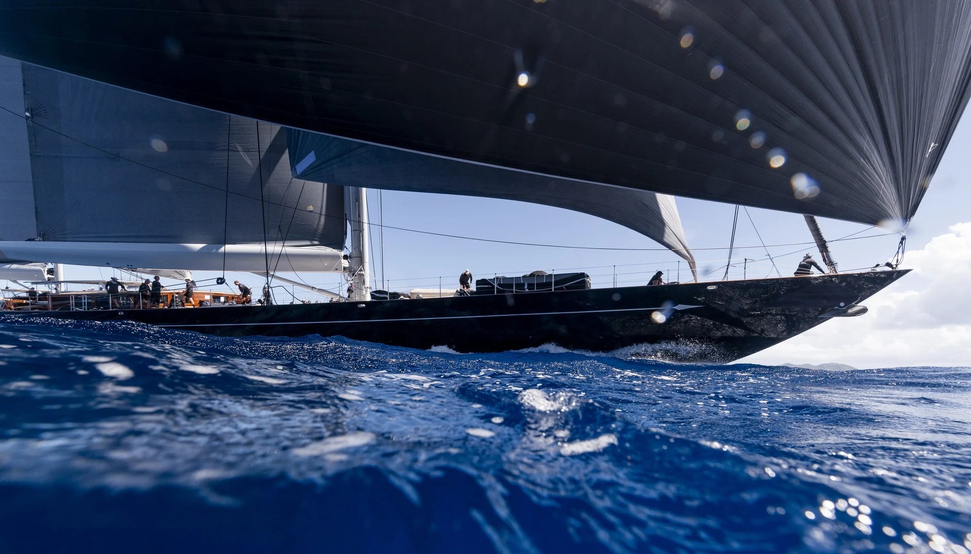 De buitenzijde van Royal Huisman Aquarius