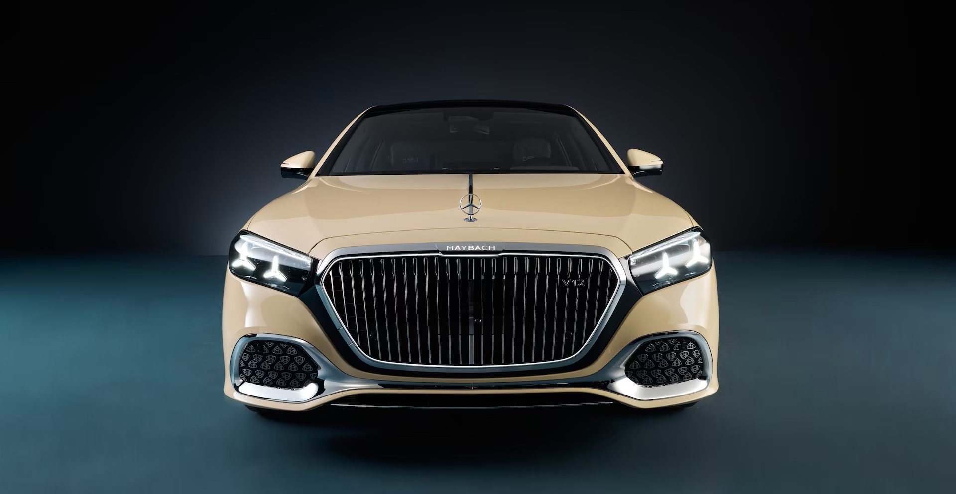 De neus van de Maybach van LeBron James