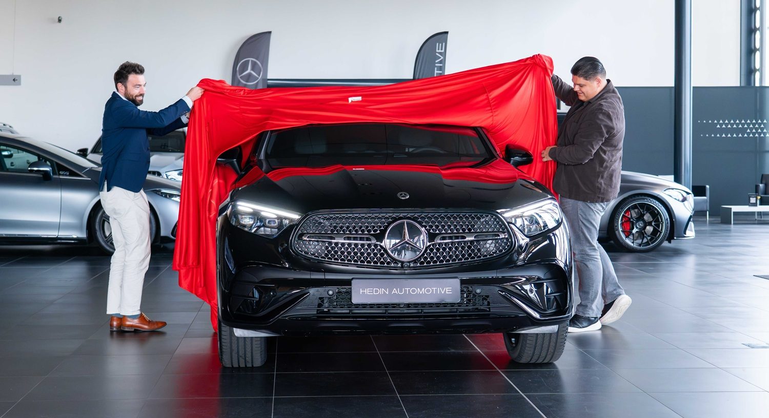 De GLC onder een doek bij Hedin Automotive