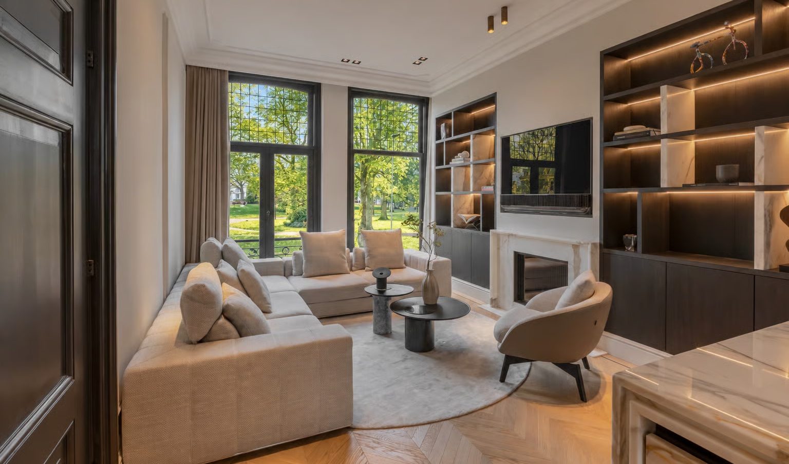De woonkamer van de in Haarlem gevestigde villa