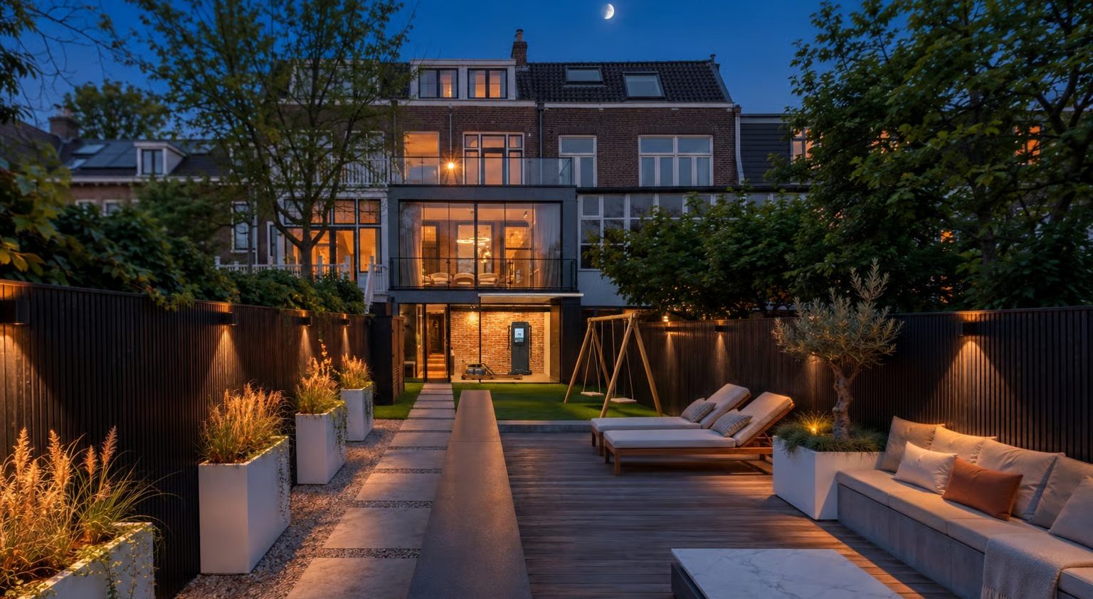 De achtertuin van de woning
