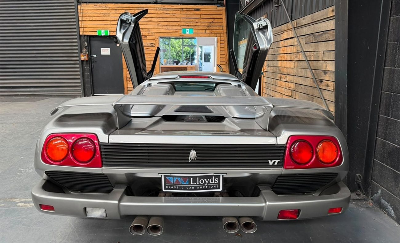 De achterkant van de supercar