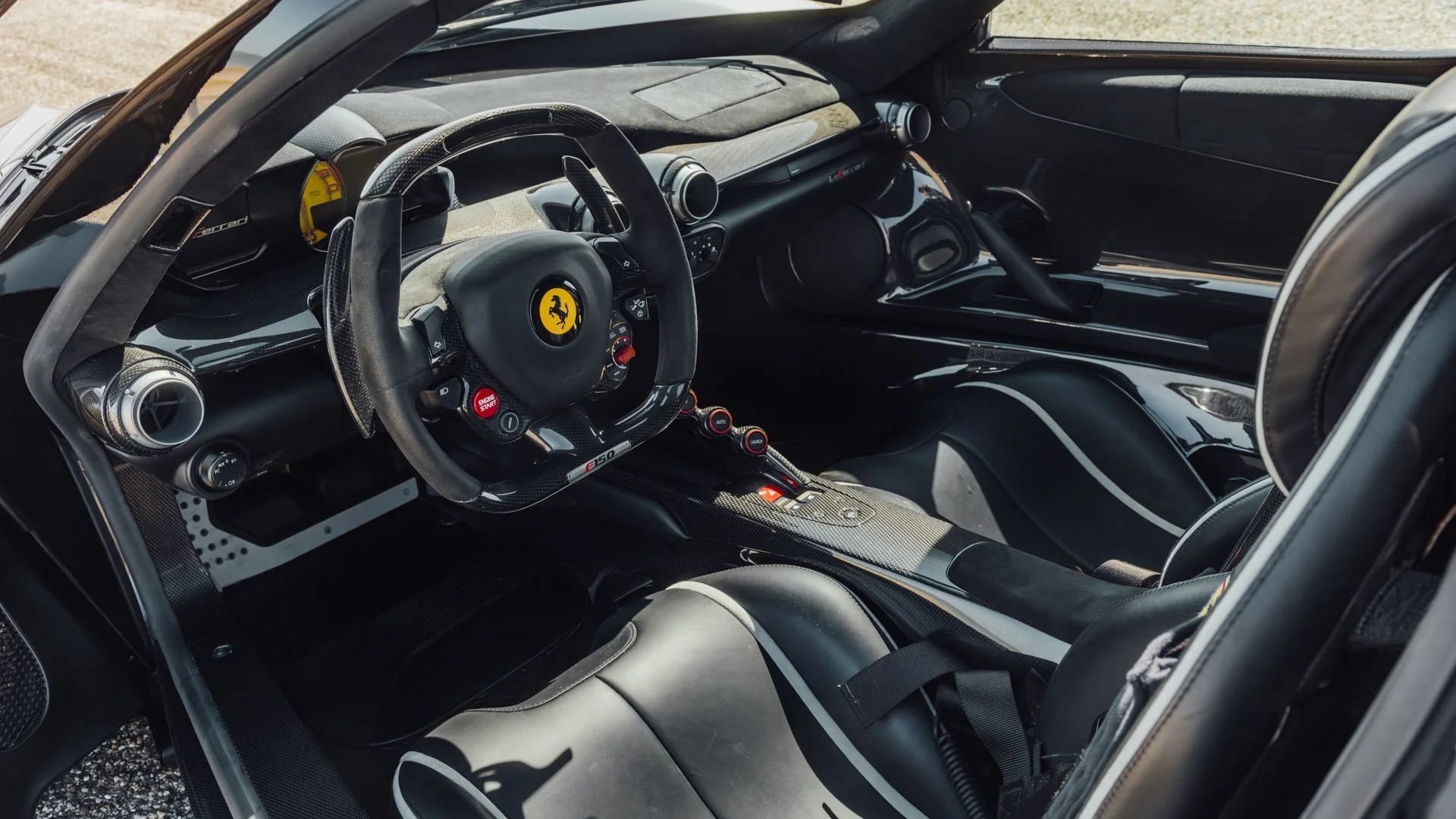 Het interieur van de supercar