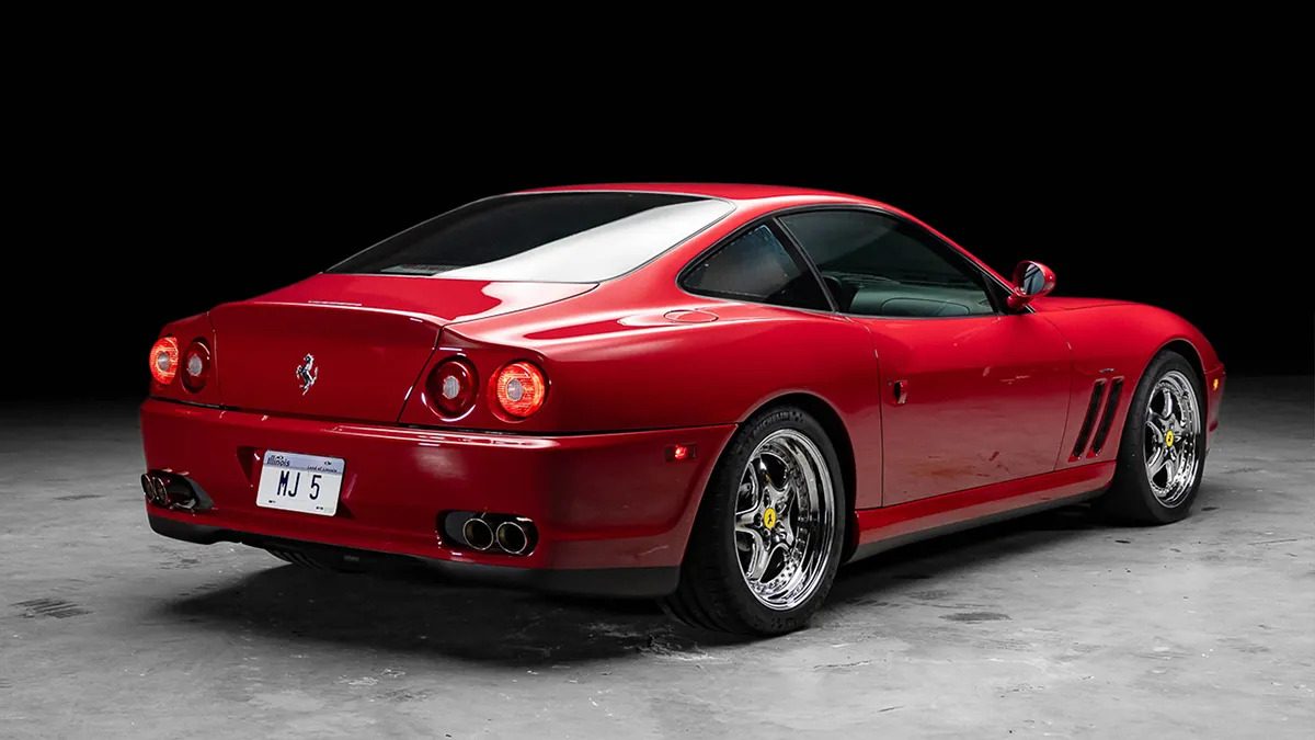 De Ferrari 550 Maranello van Michael Jordan van achteren