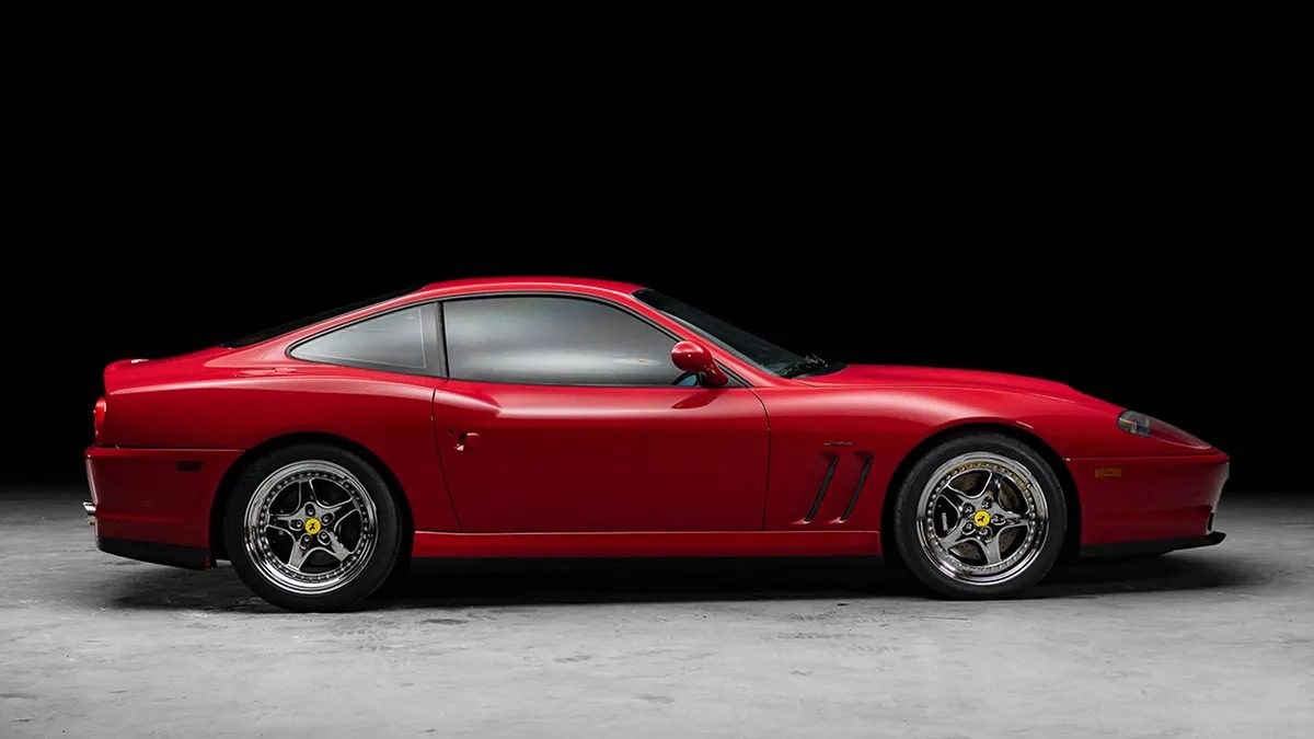 De Ferrari 550 Maranello van Michael Jordan van opzij