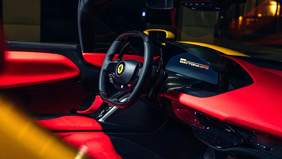 Het interieur van de Ferrari Daytona SP3
