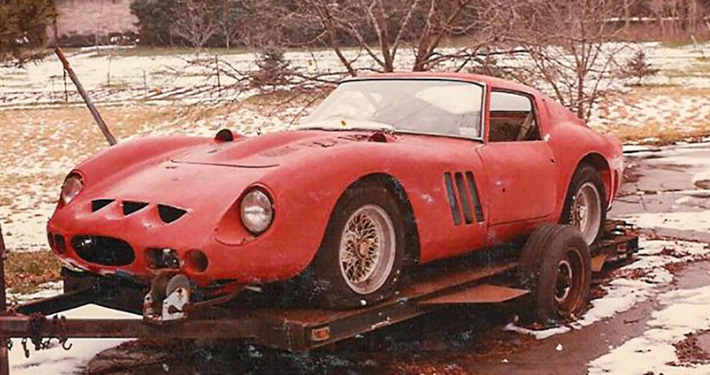 De Ferrari 250 GTO die in een weiland stond weg te roesten
